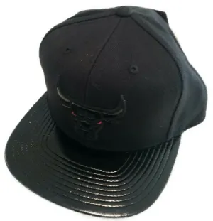 Chicago Bulls NBA Basketball Mitchell & Ness Snapback Adjustable Black on Black Hat
