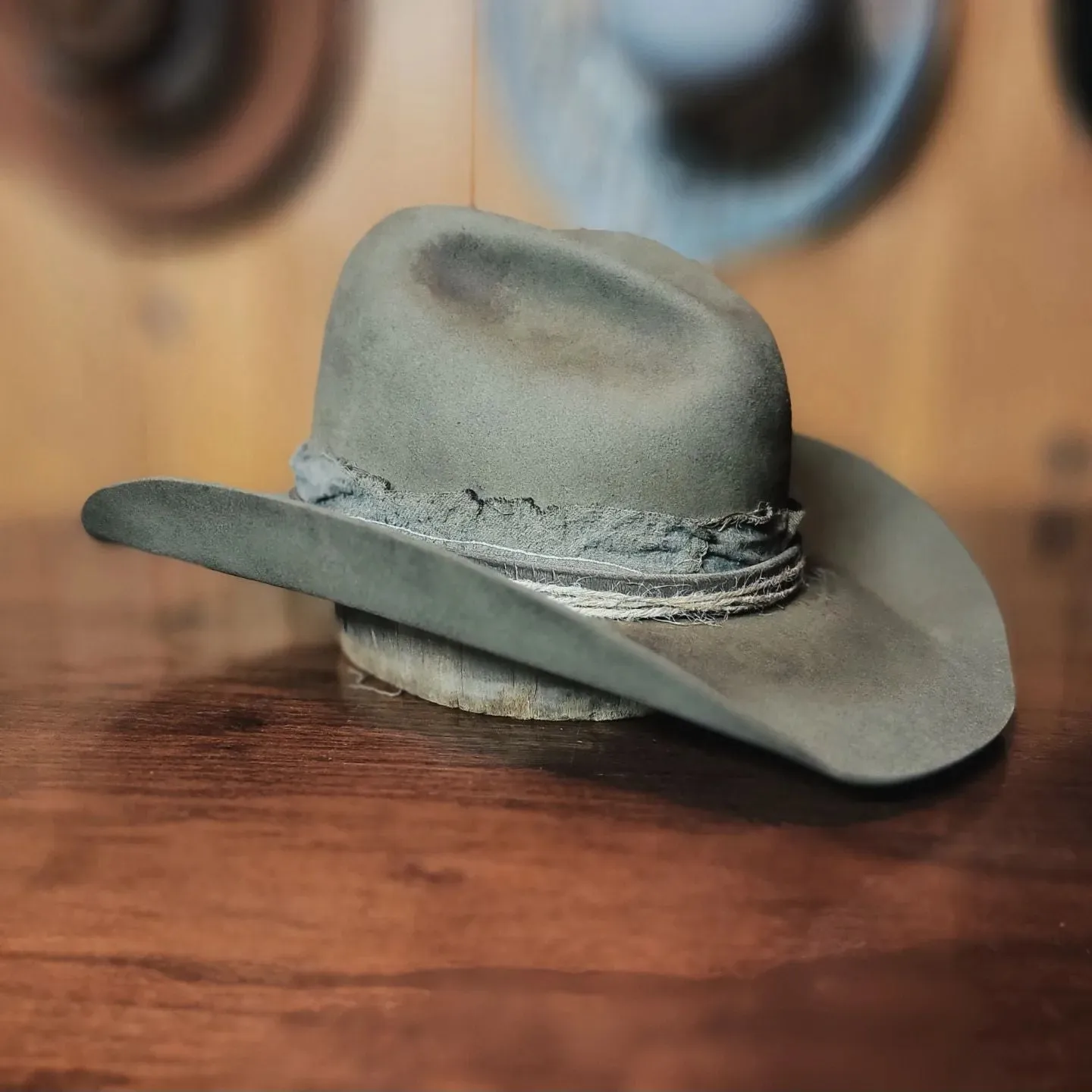 Vintage Gus Old-World Charm Chapeau Hat